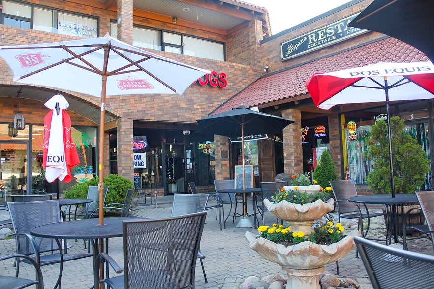 More Photos Of 229 W Grand Ave, Bensenville General Retail For Lease