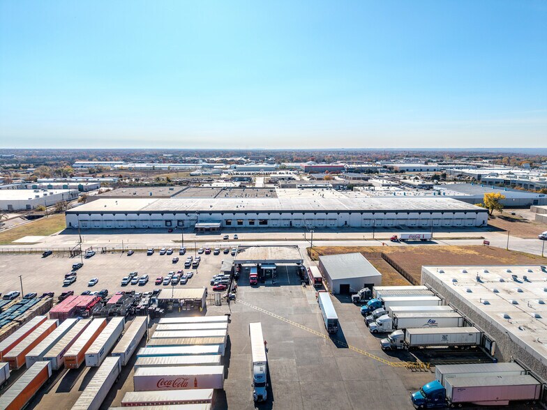 More Photos Of 8330 Endicott Ln, Dallas Warehouse For Lease