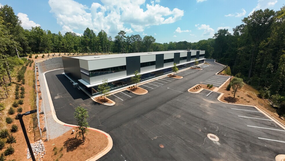 More Photos Of 7625 New Boyd Rd, Johns Creek Showroom For Lease