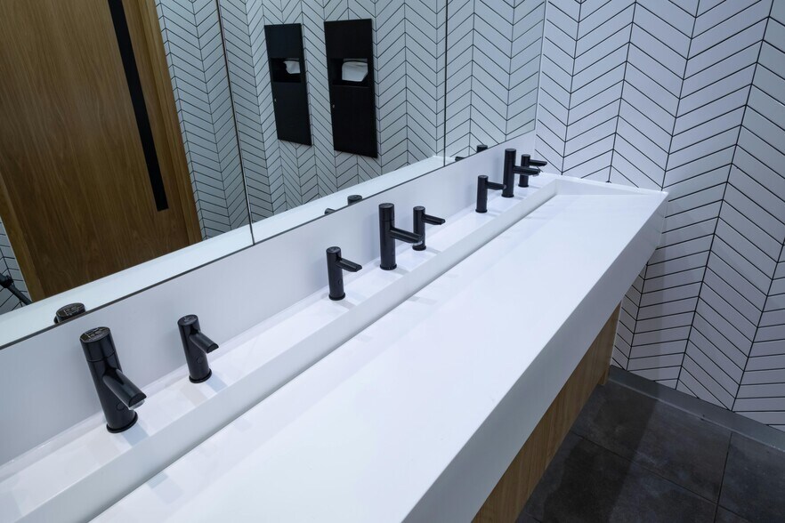 More Photos Of 1 Kingsway, London Office For Lease