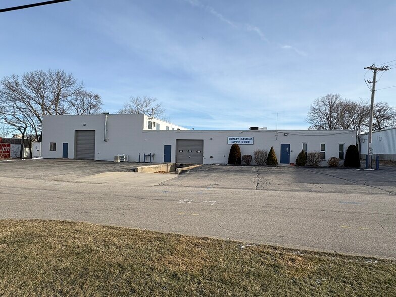 More Photos Of 116-124 Maple St, Warwick Manufacturing For Lease