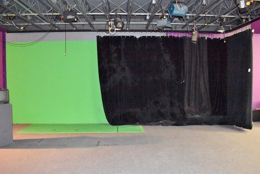 More Photos Of 1131 Central Ave, Middletown Loft Creative Space For Sale