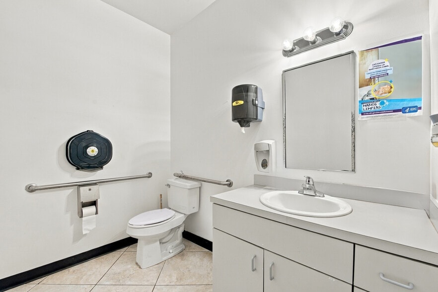 More Photos Of 1669 NW 144th Ter, Sunrise Warehouse For Sale