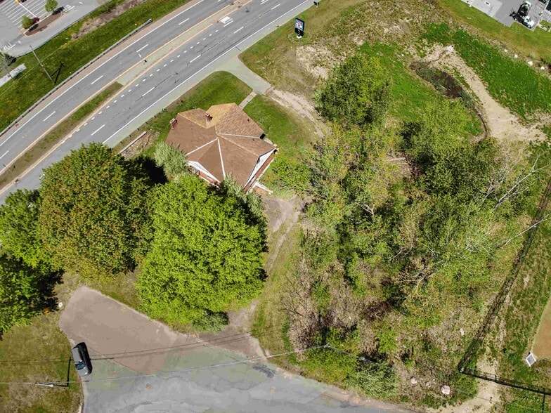 More Photos Of 1499 S State St, North Adams Distribution For Sale