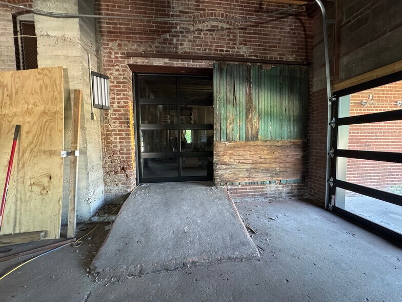 More Photos Of 123 Water St, Horse Cave Storefront Retail Residential For Sale