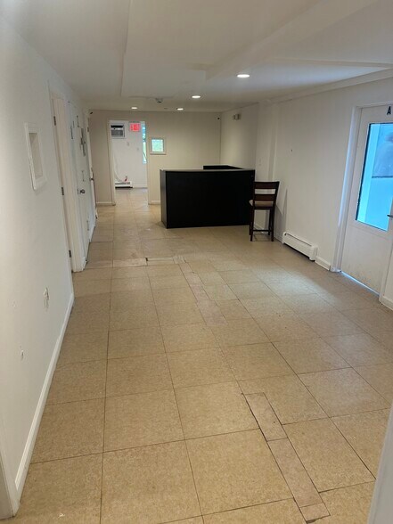 More Photos Of 7314 Yellowstone Blvd, Forest Hills Storefront Retail Residential For Lease