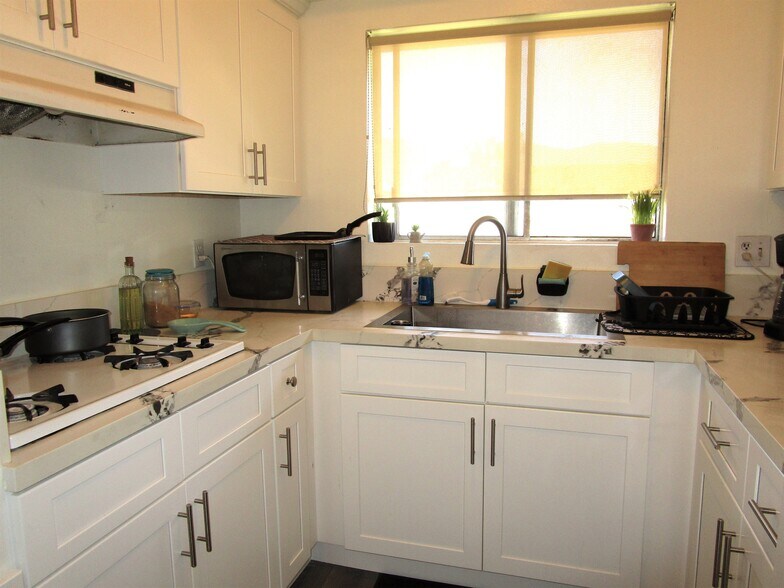 More Photos Of 568 E Colorado Ave, Glendora Apartments For Sale