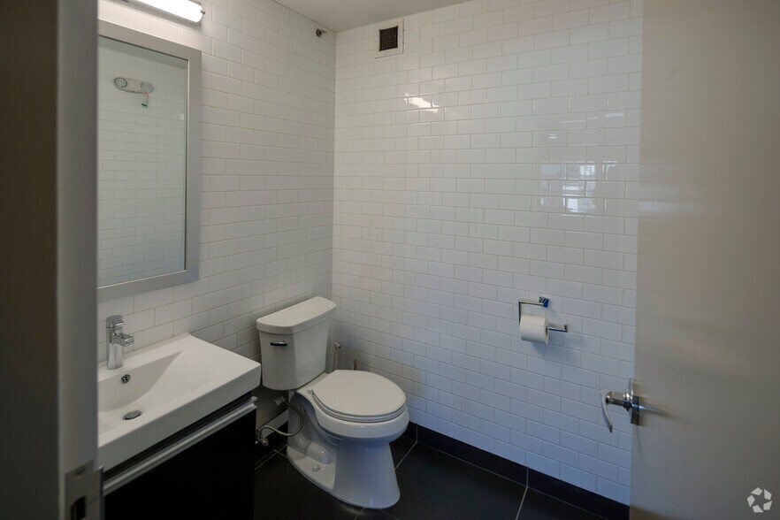 More Photos Of 112 6th Av E, Vancouver Unknown For Lease