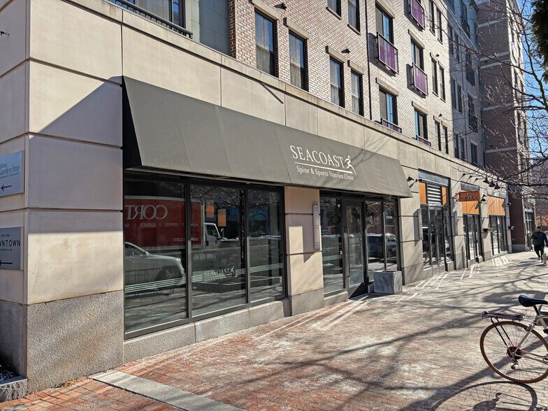 Primary Photo Of 7 Portwalk Pl, Portsmouth Apartments For Lease