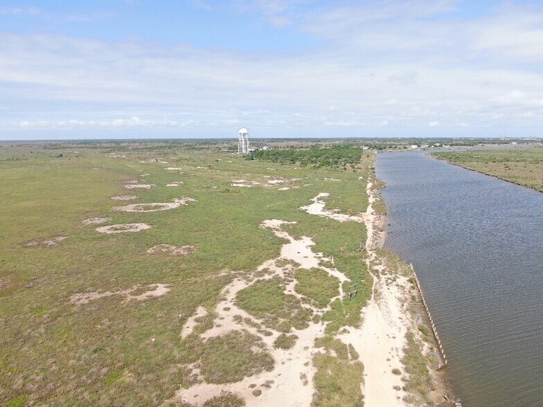 More Photos Of 0 South Redfish dr, Hitchcock Land For Sale