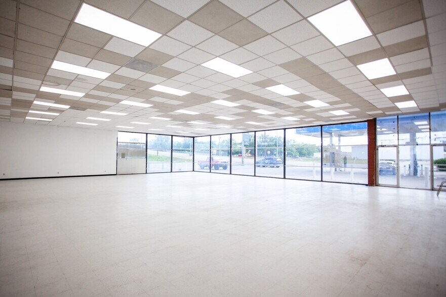 More Photos Of 2429 Carraway Blvd, Birmingham Service Station For Lease