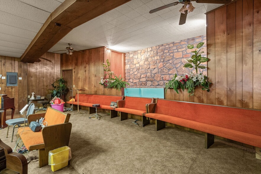 More Photos Of 9835 Frankoma Rd, Sapulpa Religious Facility For Sale