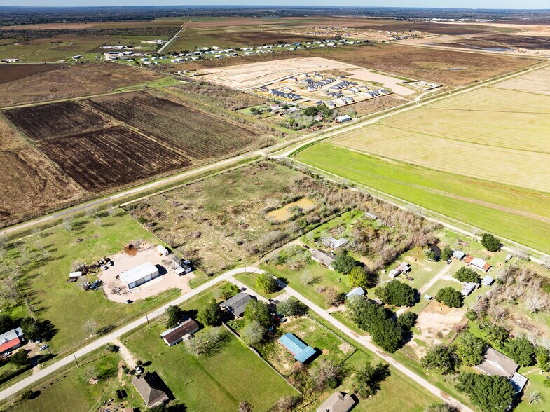 More Photos Of 3769 Bermuda dr, Brookshire Land For Lease