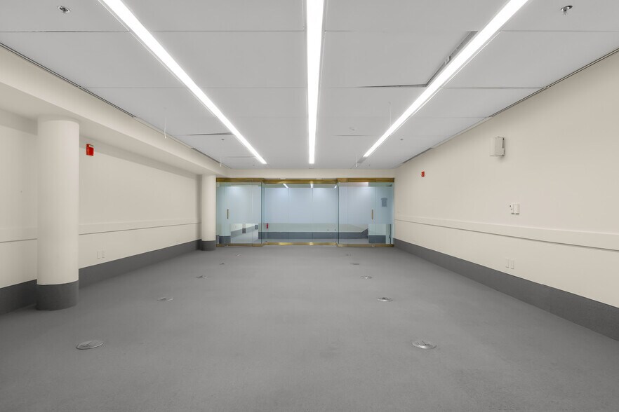 More Photos Of 301 Washington St, Columbus Office For Lease