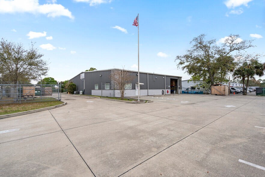 Primary Photo Of 7790 Industrial Rd, Melbourne Warehouse For Sale