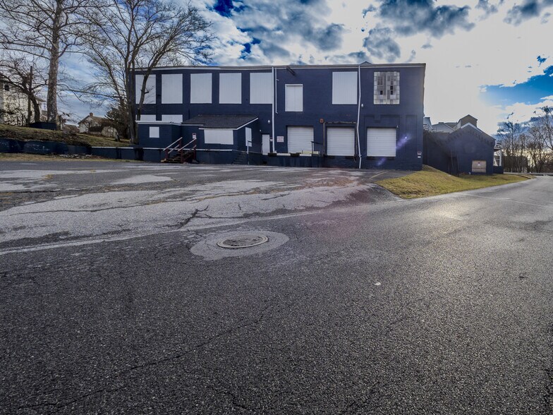 More Photos Of 1125-1151 N Front St, Catasauqua Warehouse For Sale