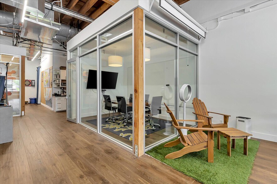 More Photos Of 335 Convention Way, Redwood City Unknown For Lease