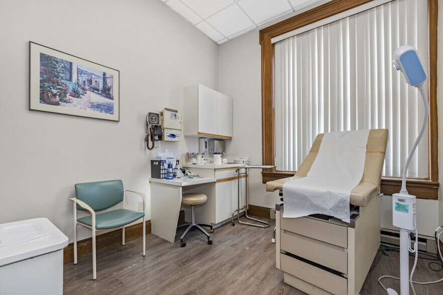 More Photos Of 92 High St, Medford Office For Lease