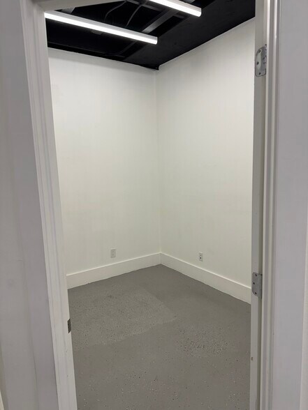 More Photos Of 120 E Marks St, Orlando Loft Creative Space For Lease
