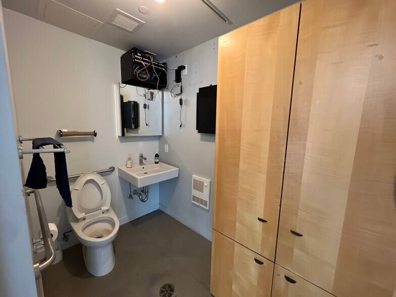 More Photos Of 172 Stanton St, New York Apartments For Lease