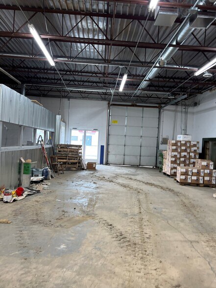 More Photos Of 1282 Trumbull Ave, Girard Warehouse For Lease