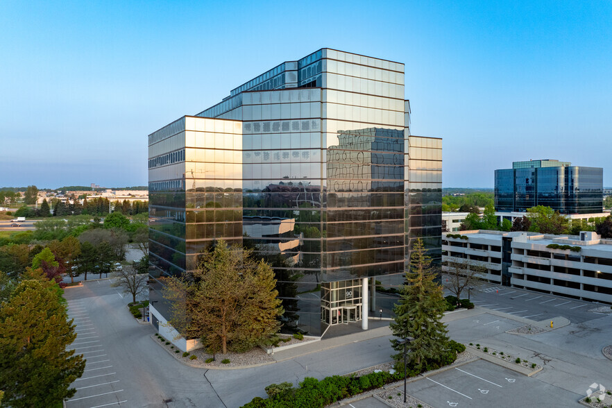 Primary Photo Of 90 Allstate Pky, Markham Office For Lease