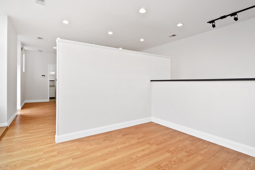 More Photos Of 6830 Gravois Ave, Saint Louis Storefront Retail Office For Lease