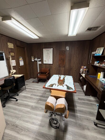 More Photos Of 2602 Chandler Rd, Muskogee Office For Sale