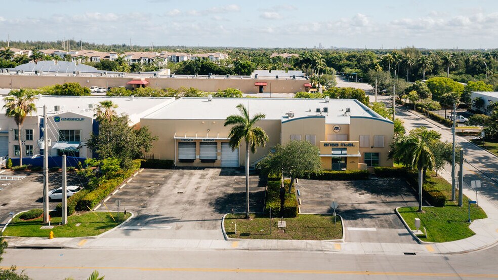 More Photos Of 11403 NW 39th St, Miami Light Distribution For Sale