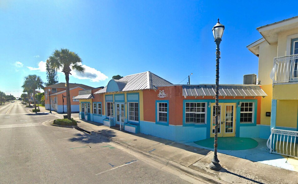 More Photos Of 901 Avenue D, Fort Pierce Restaurant For Lease