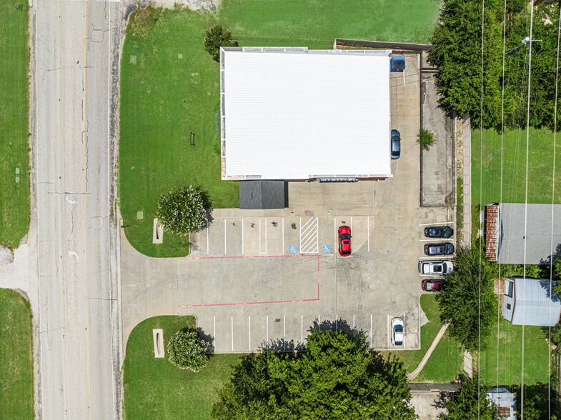 More Photos Of 207 E Byron Nelson Blvd, Roanoke Storefront Retail Office For Sale