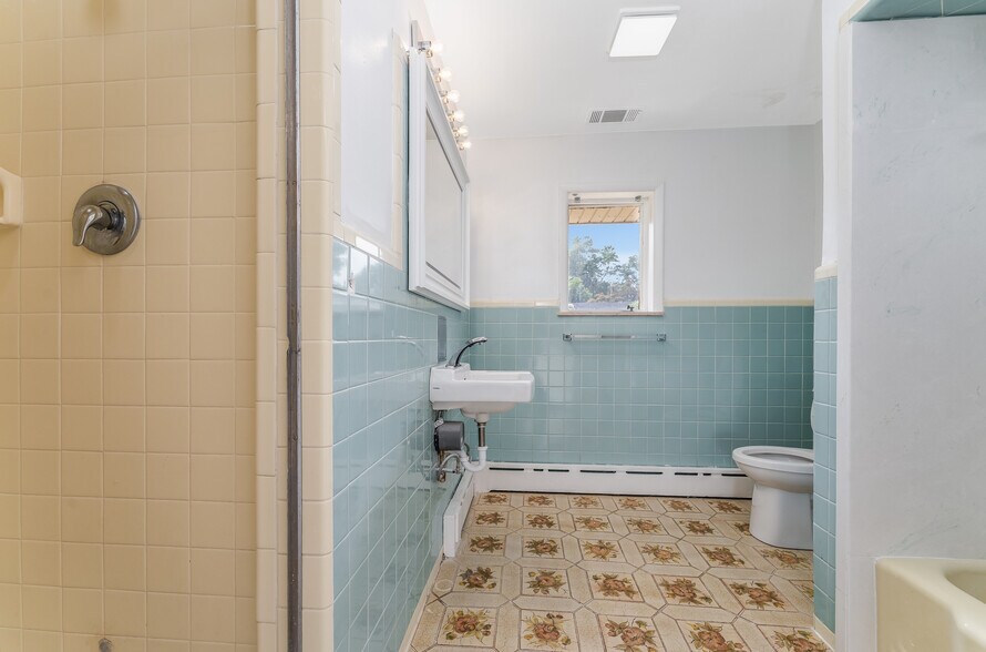 More Photos Of 2431 Route 57 East, Washington Office Residential For Sale