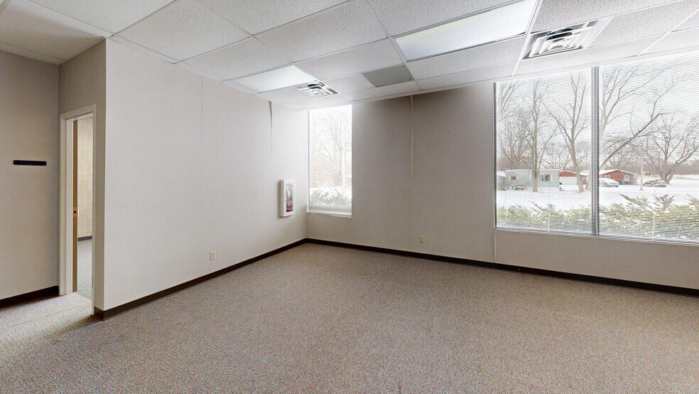 More Photos Of 8645 E Backwater Rd, North Webster Showroom For Sale