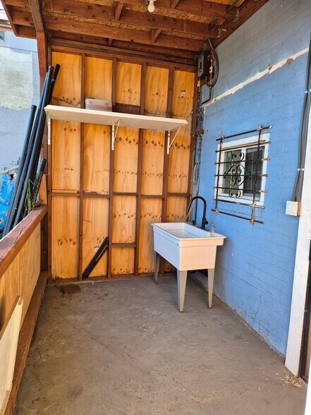 More Photos Of 3615 Ocean View Blvd, San Diego Storefront For Sale