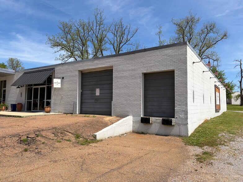 More Photos Of 344 1st St, Flora Restaurant For Lease