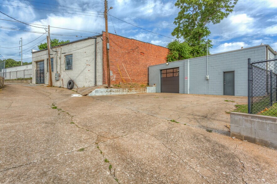 More Photos Of 1128 S Elgin Ave, Tulsa Warehouse For Lease