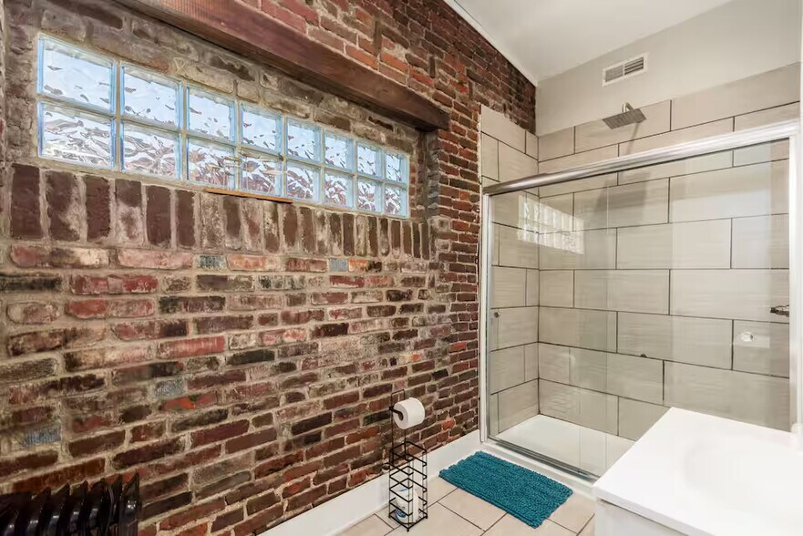 More Photos Of 370-372 Forest St, Columbus Apartments For Sale