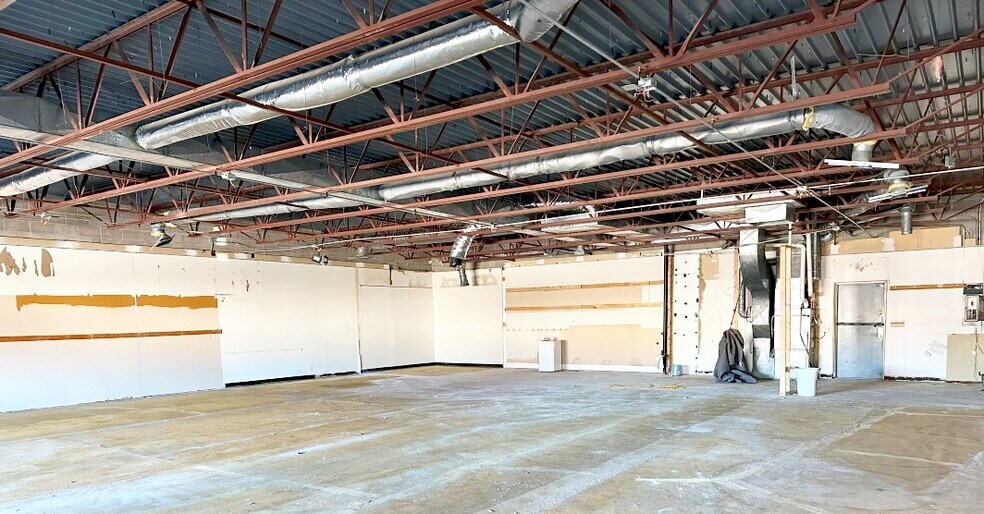 More Photos Of 123 E Gardiner St, Valley Restaurant For Sale