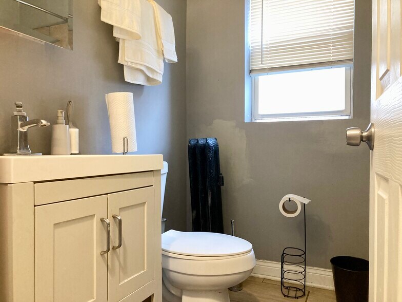 More Photos Of 7919 S Maryland Ave, Chicago Apartments For Sale
