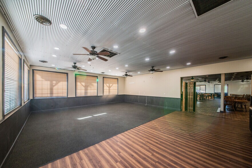 More Photos Of 7052 Benton Rd, Paducah Restaurant For Sale