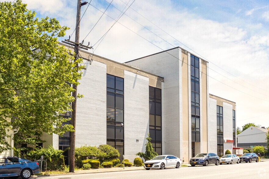More Photos Of 71 S Central Ave, Valley Stream Office For Sale