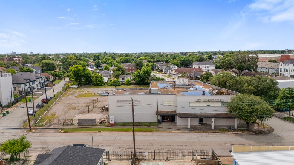 More Photos Of 3801 Garrow St, Houston Freestanding For Sale