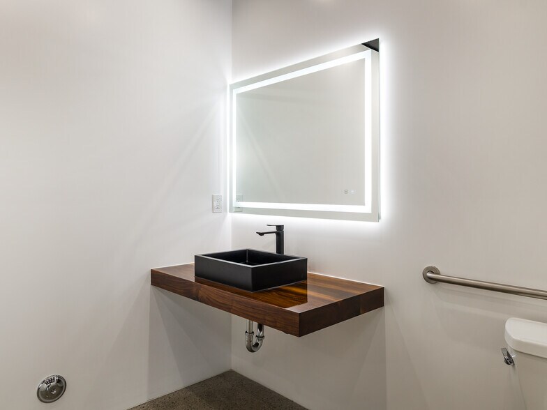 More Photos Of 131 Eucalyptus Dr, El Segundo Office For Lease