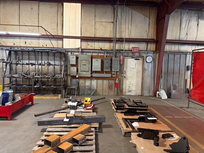 More Photos Of 2120 4th Ave, Holdrege Industrial For Sale