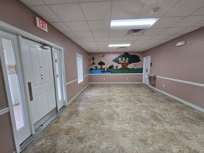 More Photos Of 1208 Pemberton Dr, Salisbury Healthcare For Lease