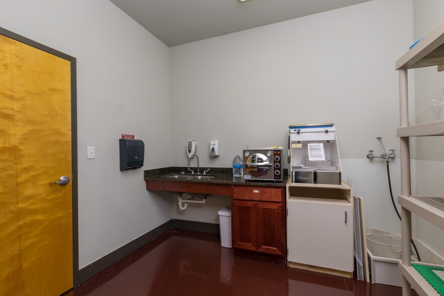 More Photos Of 100 S Greentree Ln, Foley Medical For Sale