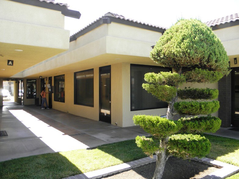 More Photos Of 16017 Tuscola Rd, Apple Valley Medical For Lease