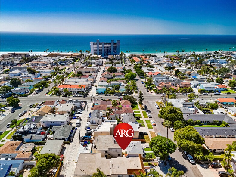 Primary Photo Of 935 Chalcedony St, San Diego Apartments For Sale