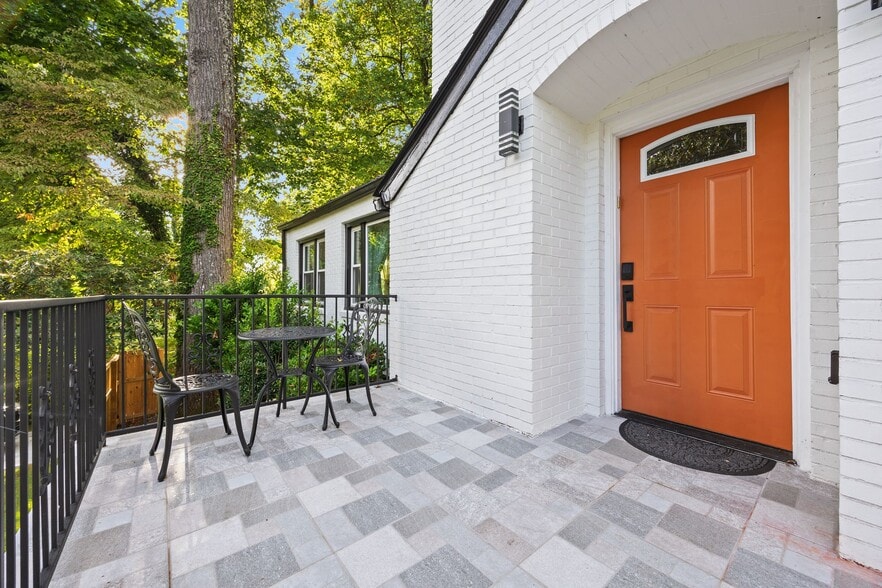 More Photos Of 10 Claire Dr, Atlanta Multifamily For Sale