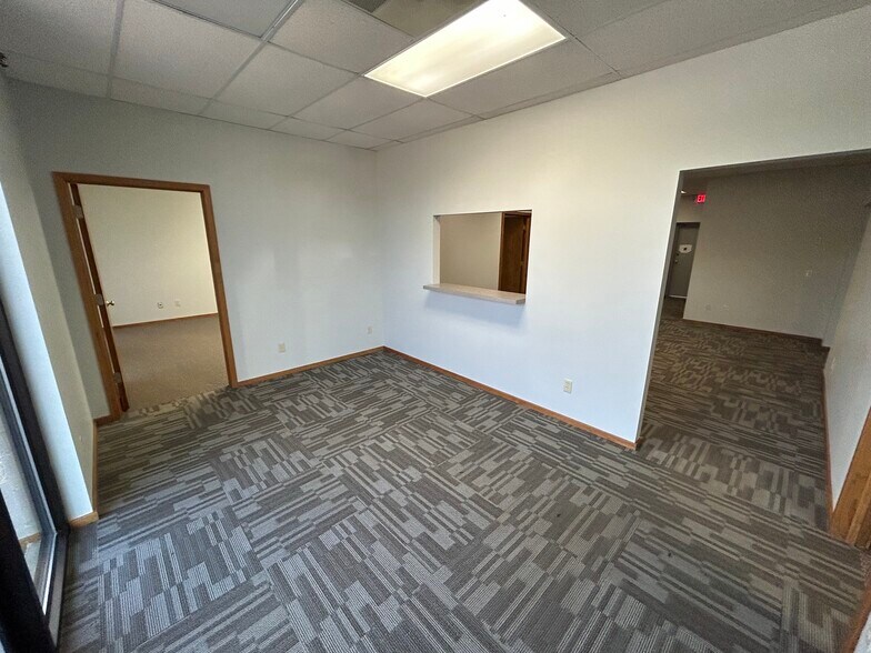 More Photos Of 1820 Post Rd, Plover Storefront Retail Office For Lease